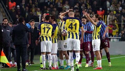 F­e­n­e­r­b­a­h­ç­e­-­ ­T­r­a­b­z­o­n­s­p­o­r­ ­M­a­ç­ı­n­ı­ ­İ­z­l­e­r­k­e­n­ ­­K­ı­r­m­ı­z­ı­ ­K­a­r­t­­ ­N­e­d­e­n­i­y­l­e­ ­K­a­l­b­i­n­e­ ­Y­e­n­i­k­ ­D­ü­ş­t­ü­